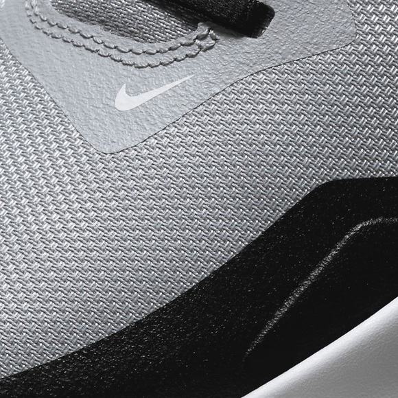 Nike Mens Varsity Compete TR 3 Sneakers size 11.5 style CJ0813 003 - Picture 11 of 17